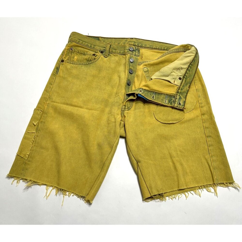 Image Reworked Cutoff Levi's Shorts in Yellow - Picture 2 of 4